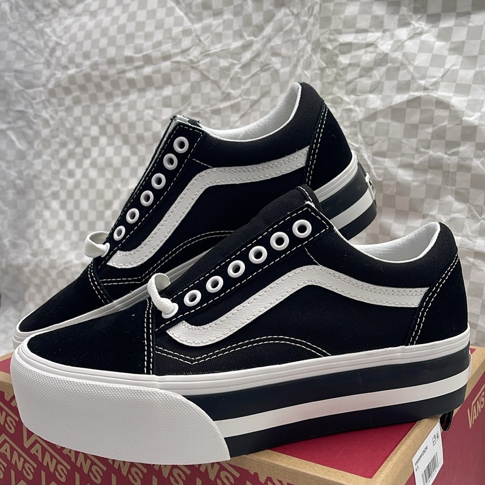 Vans Men’s Platform Sneakers Old Skool Stackform
Smarten Up Black/Wt
VN0009PZBZW - Picture 9 of 16
